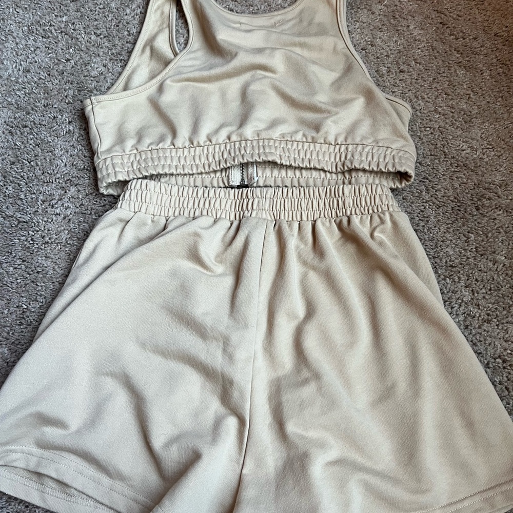 Beige Zip-Up Crop Top and Shorts Set - Picture 4 of 4